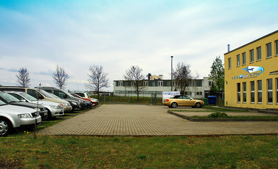 123 Park&Fly (Shuttle-Service) | Freifläche Parkplatz